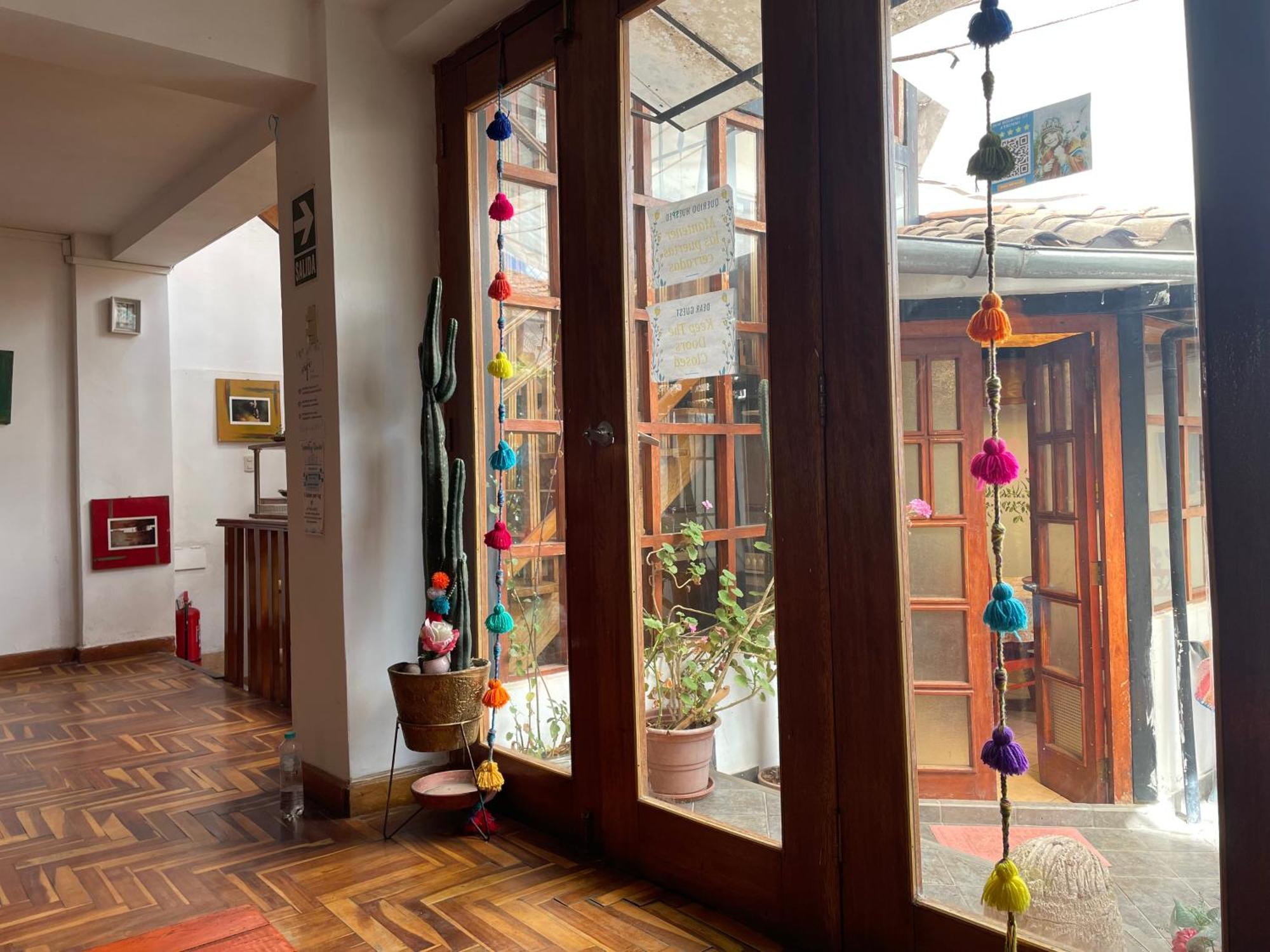 Modern 3br House With Large Terrace & Urban Views Сasa de vacaciones